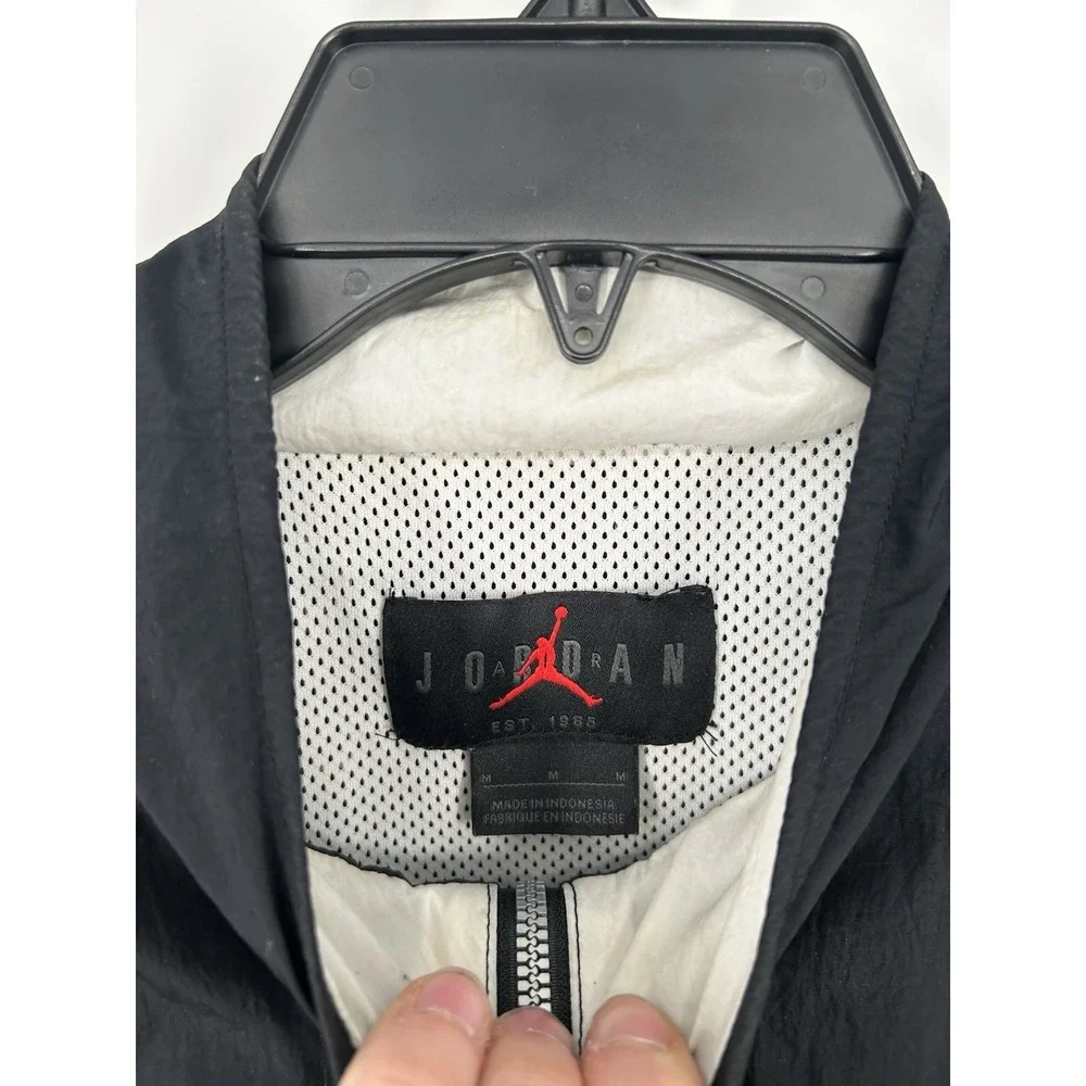 Air Jordan Essentials Windbreaker Track Warm Up Jacket Mesh Lined DV7624-010 Med